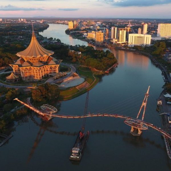 Læs på Swinburne University of Technology, Sarawak, Borneo, Malaysia