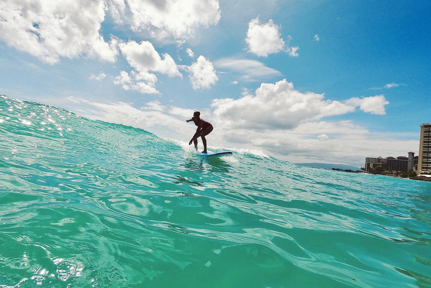 Surfing bliver en del af hverdagen på Hawaii Pacific University (HPU)